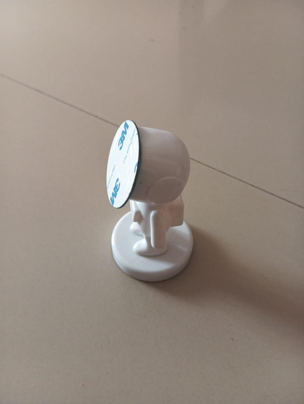 Livingdot white magnetic car phone holder with round base for secure phone mounting